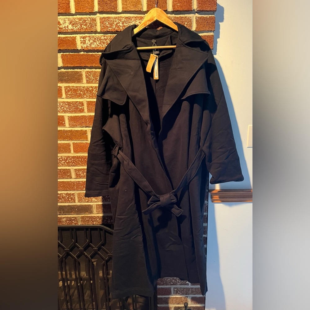 SKIMS - BOYFRIEND FLEECE
OVERSIZED TRENCH COAT🥀🥀🥀 - Picture 5 of 10